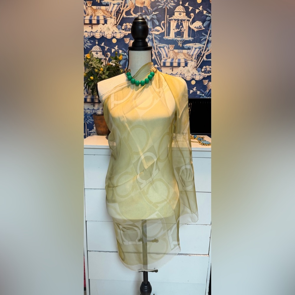 Salvatore Ferragamo 💯 silk Scarf